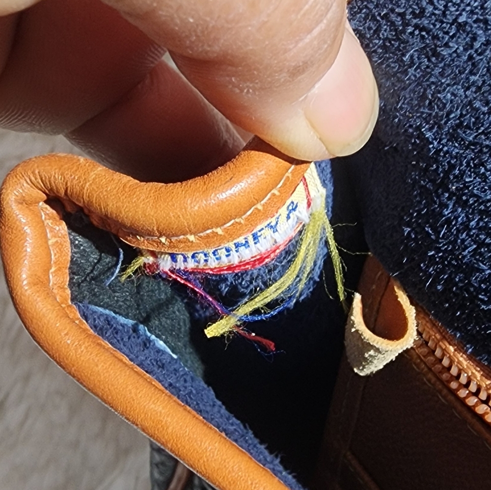 Vintage Dooney & Bourke Equestrian All Weather Leather Crossbody - Picture 4 of 9